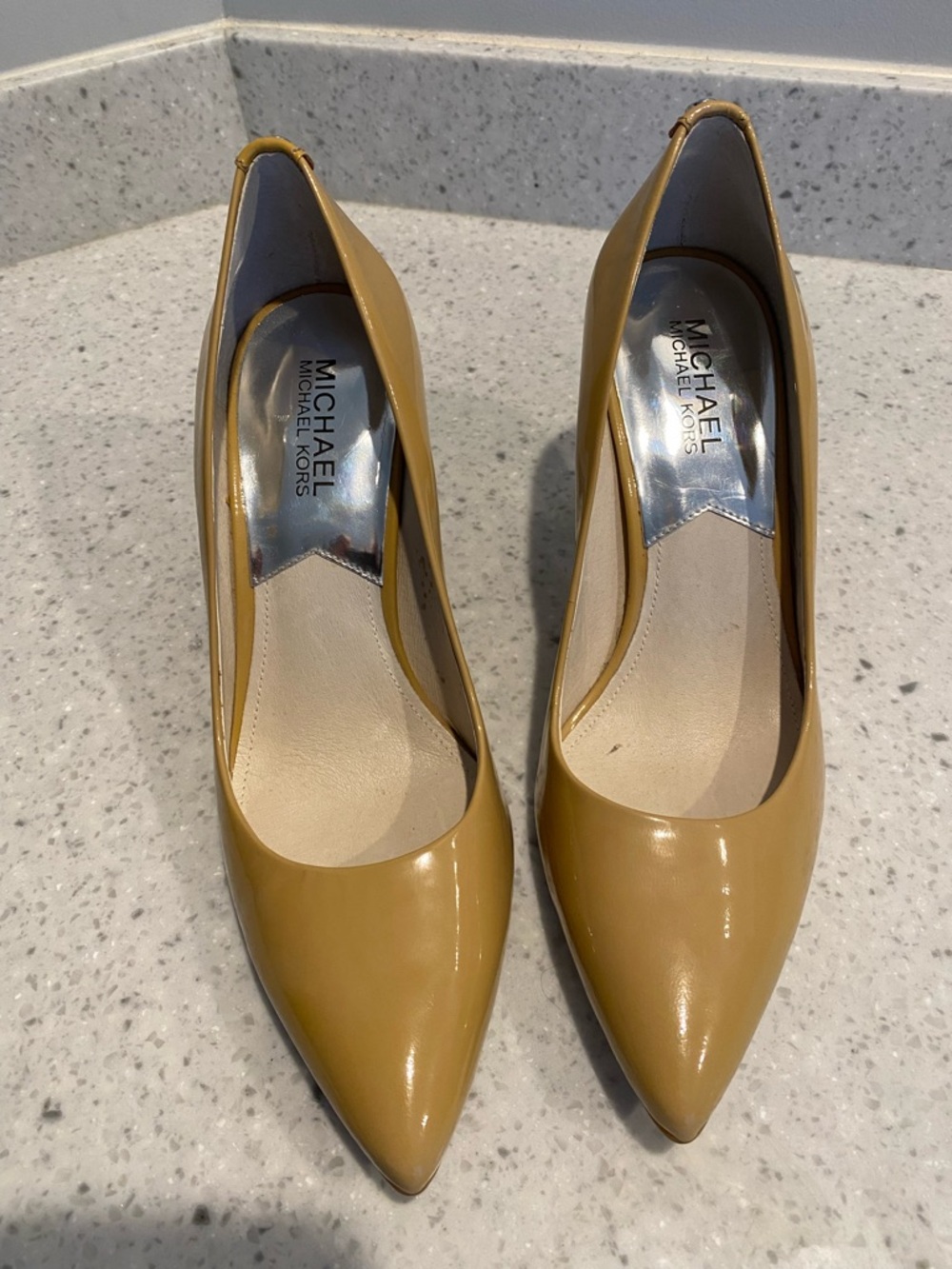 Michael by Michael Kors Nude patent Flex Mid-heel Pump 7M